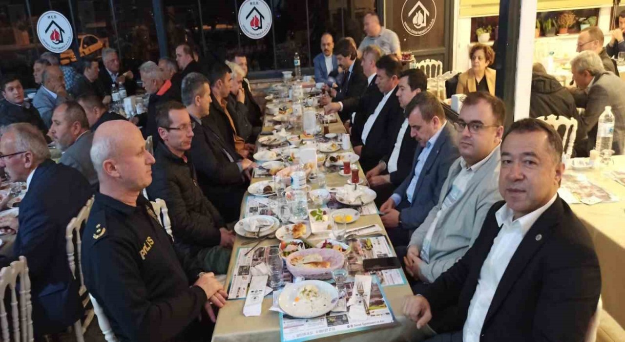 Devrekli muhtarlar iftar yemeğinde bir araya geldiler