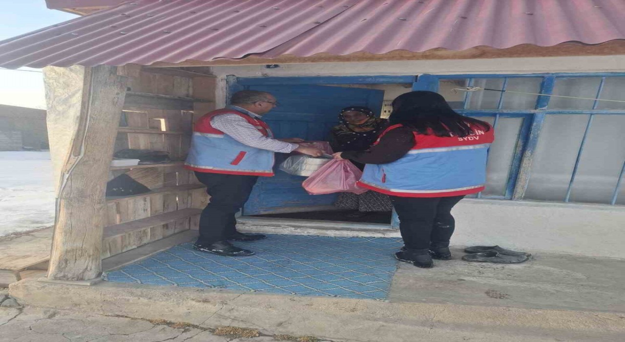 Diyadinde iftar sofraları kapıya teslim ediliyor