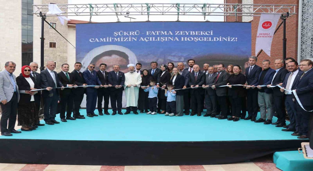 Diyanet İşleri Başkanı Erbaş, Şükrü-Fatma Zeybekci Camiini ibadete açtı