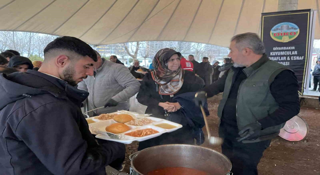 Diyarbakır Kuyumcular ve Sarraflar Odasından vatandaşlara iftar