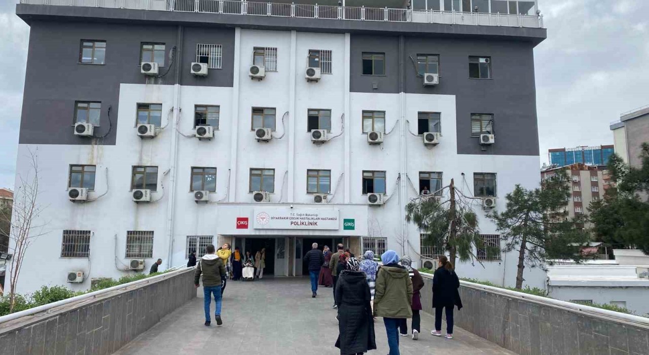 Diyarbakırda 10 yaşındaki çocuk, dişini çektirdikten sonra hayatını kaybetti