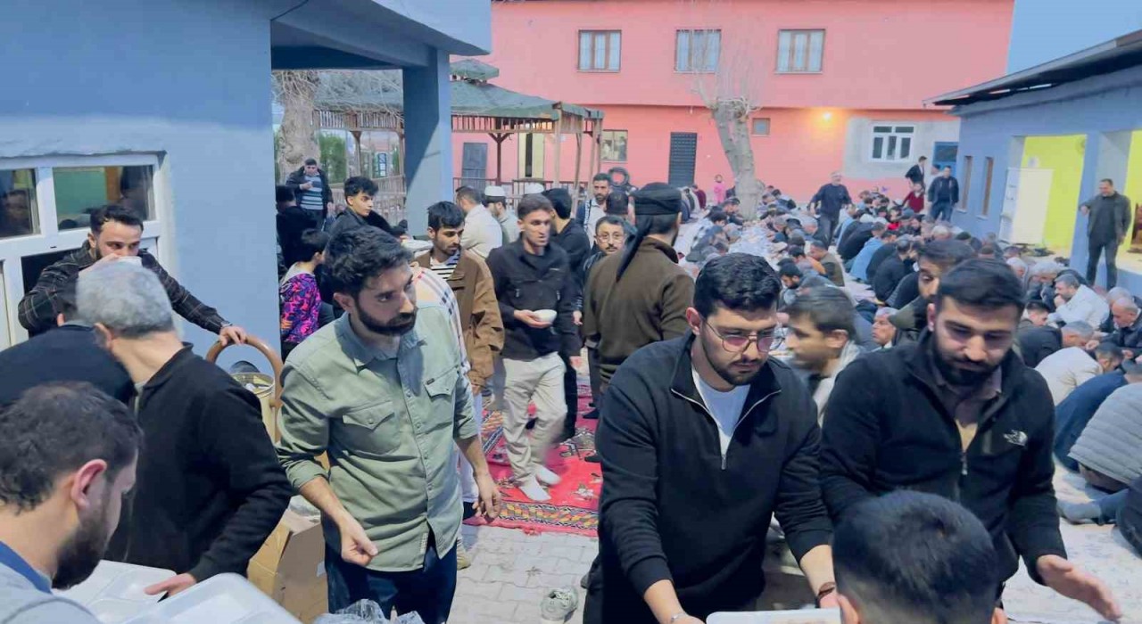 Diyarbakırda 25 yıllık iftar geleneği