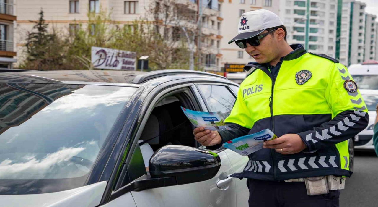 Diyarbakırda bayramda tatilinde trafik denetimleri artıyor