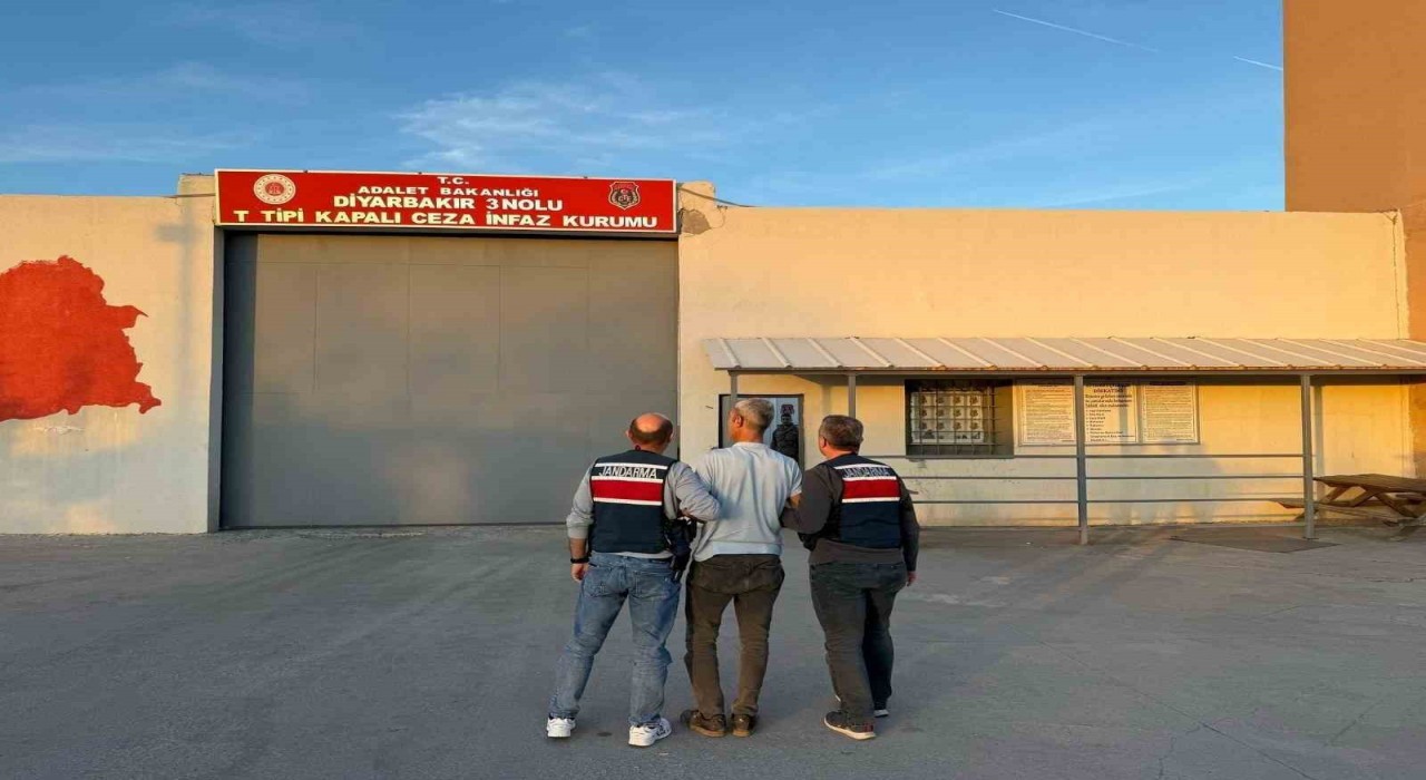 Diyarbakırda cinayet ve uyuşturucu suçlarından aranan 4 zanlı yakalandı