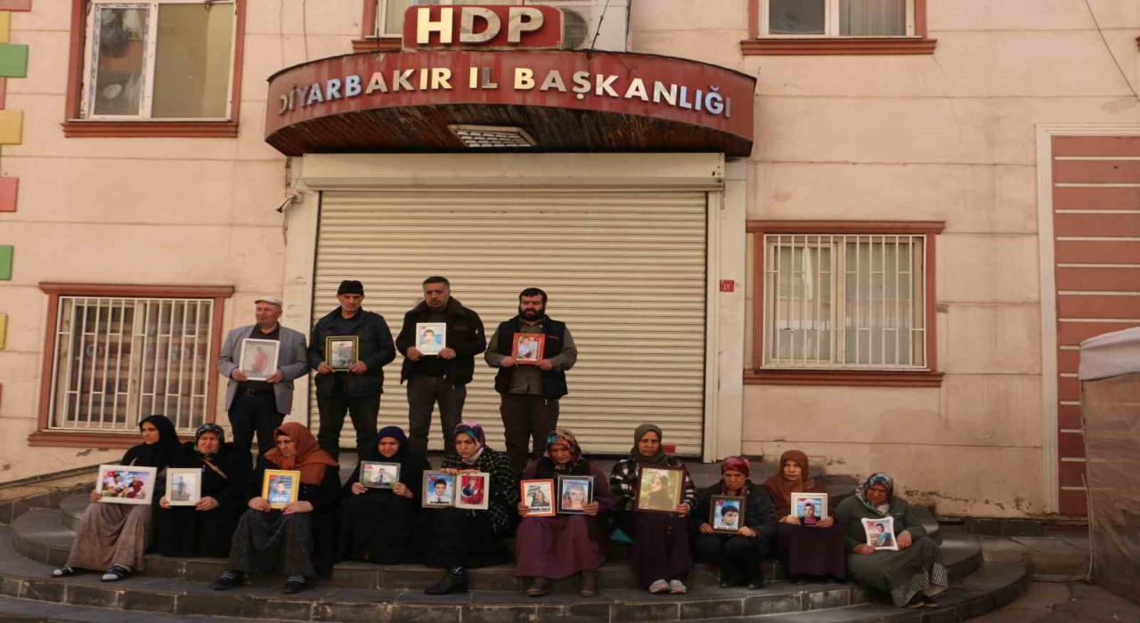 Diyarbakırda evlat nöbeti Ramazanda da sürüyor