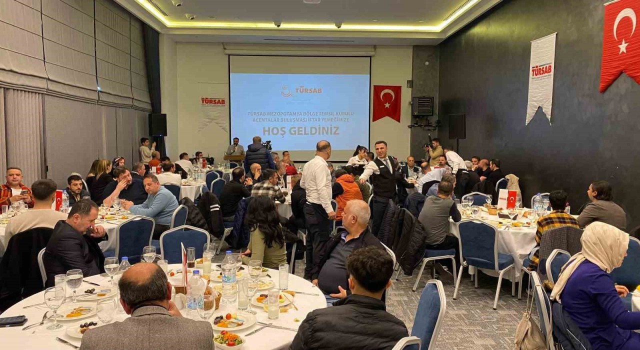 Diyarbakırda turizmciler iftarda bir araya geldi