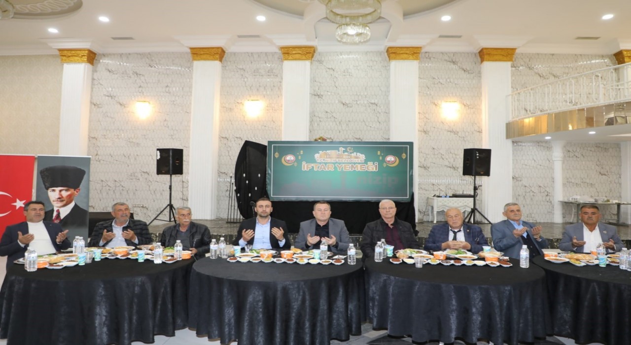 Doğan, muhtarlarla iftar sofrasında buluştu
