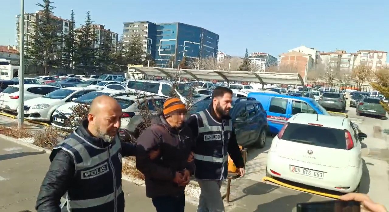 Doktoru bıçaklayan şüpheli: Bana yapay zeka yerleştirdi