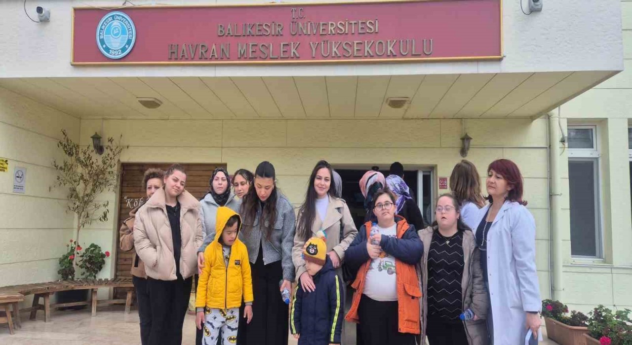 Down sendromlu çocuklar Havran Meslek Yüksekokulunda ağırlandı