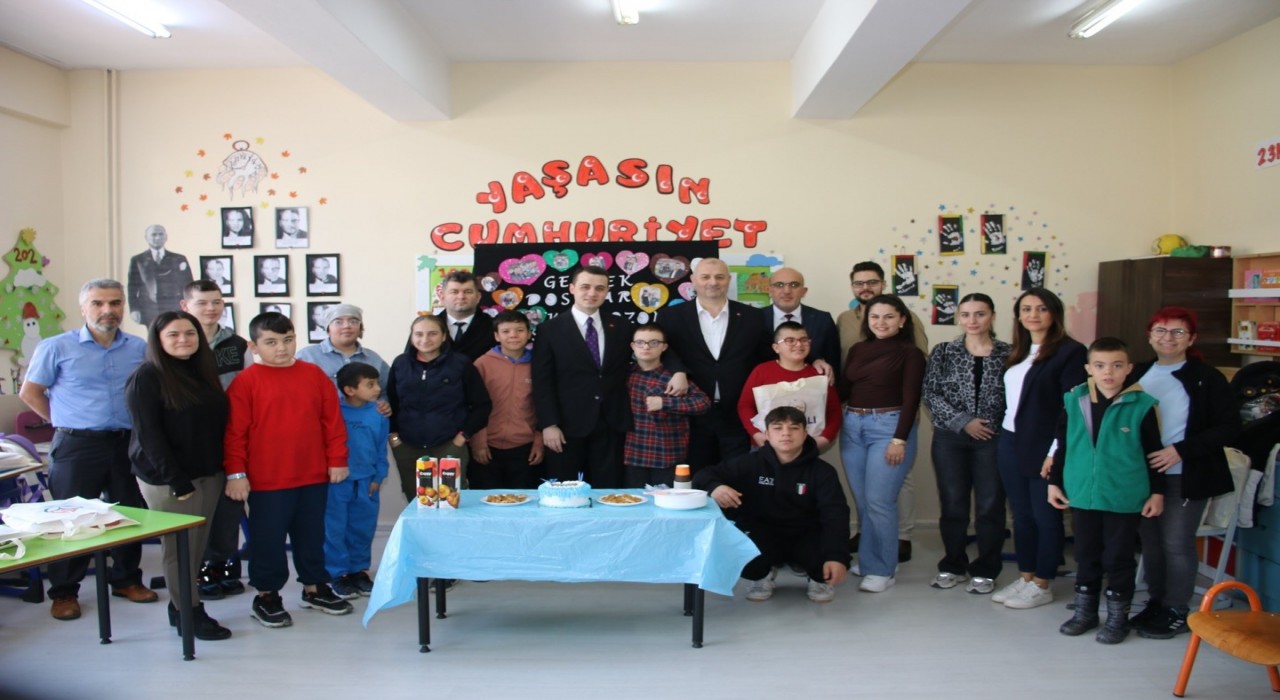 Down Sendromlular Gününde öğrencilerle buluştular