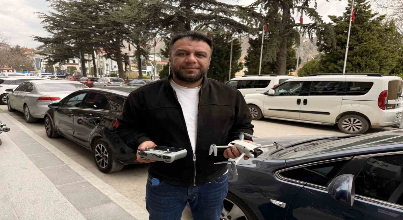 Dronu deniyorum dedi, okeyde hile yaparken yakalandı
