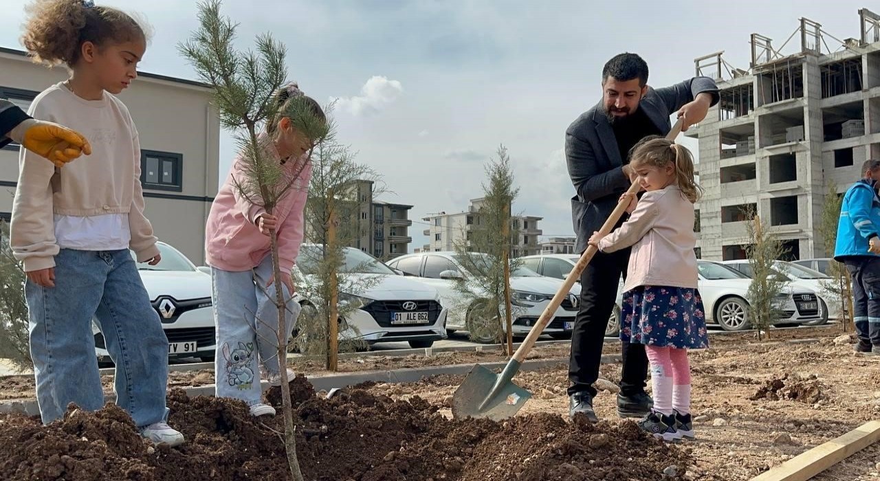 Dünya Kadınlar Gününde fidanlar toprakla buluştu
