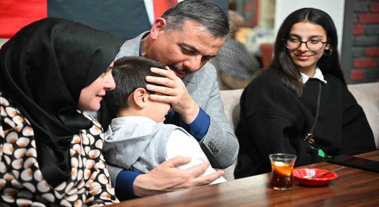 Dünya Yetimler Gününde iftar sofrasında buluştular