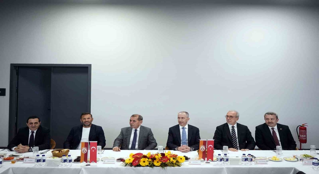 Dursun Özbek: Galatasaraya çok büyük finansal katkı verecek projeler yapıyoruz