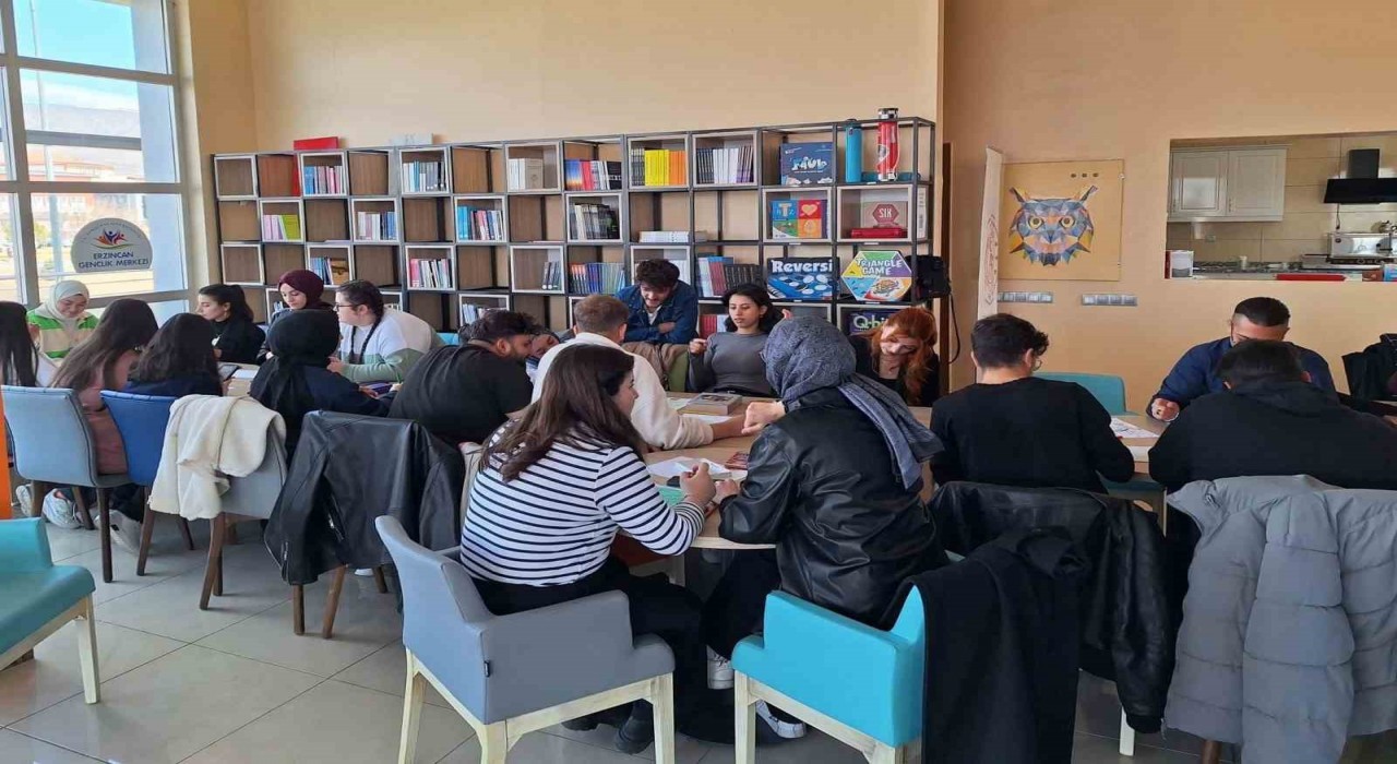 EBYÜde sanat terapisi