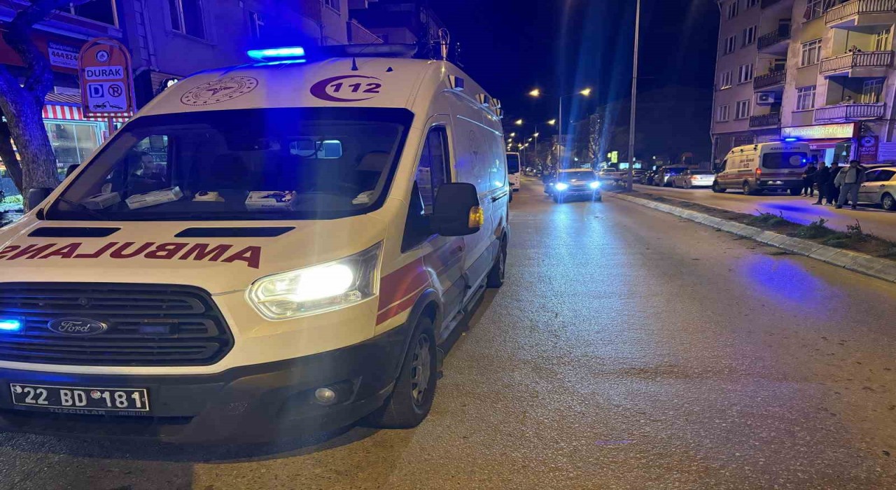 Edirnede motosikletin çarptığı yaya yaralandı