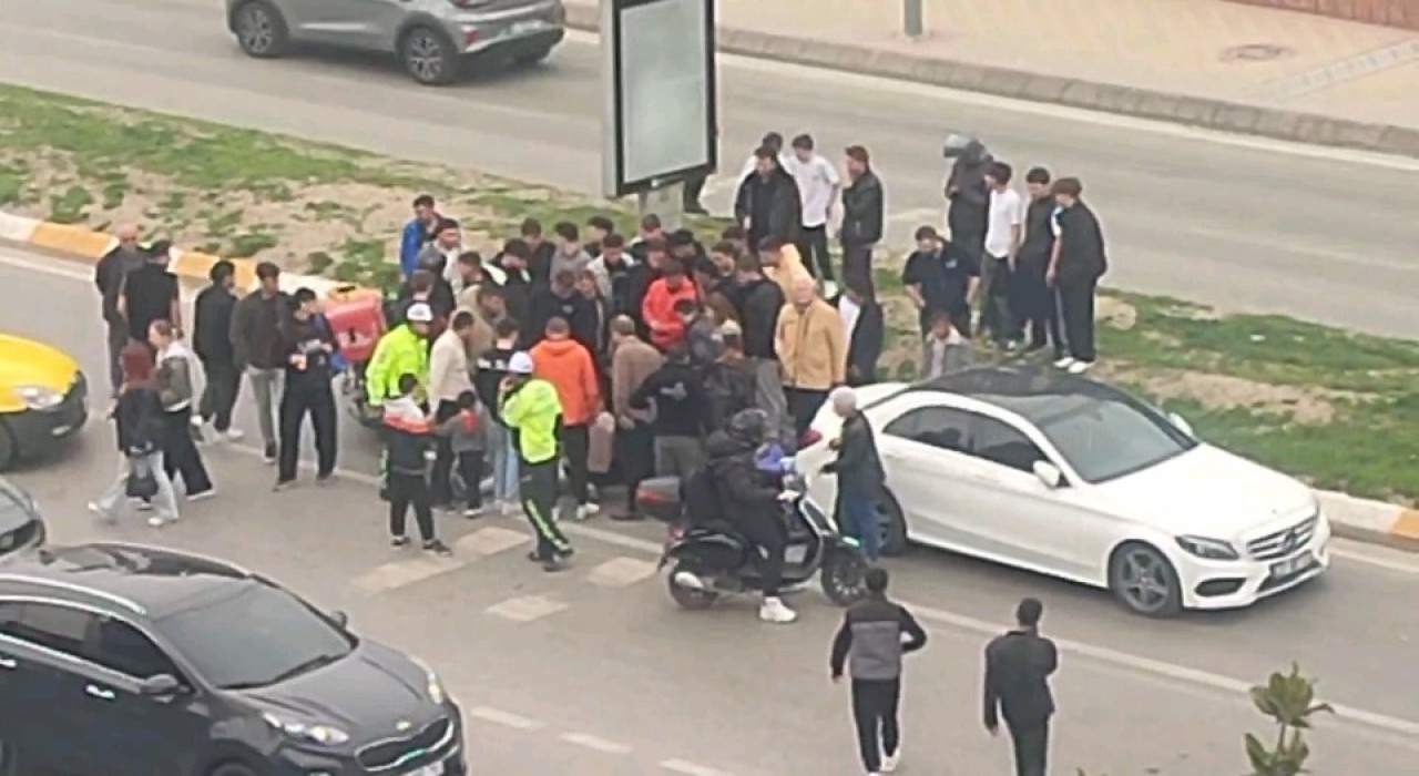 Edirnede otomobile çarpan motosikletli ağır yaralandı