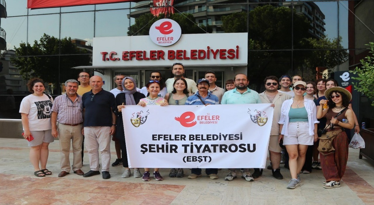 Efeler Belediyesi, vatandaşları sanatla buluşturuyor