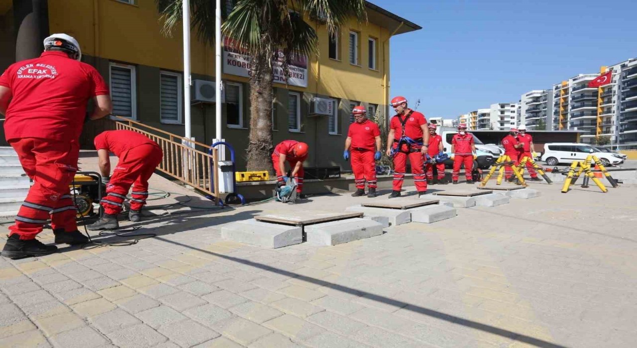 Efeler Belediyesinden ‘deprem farkındalığı