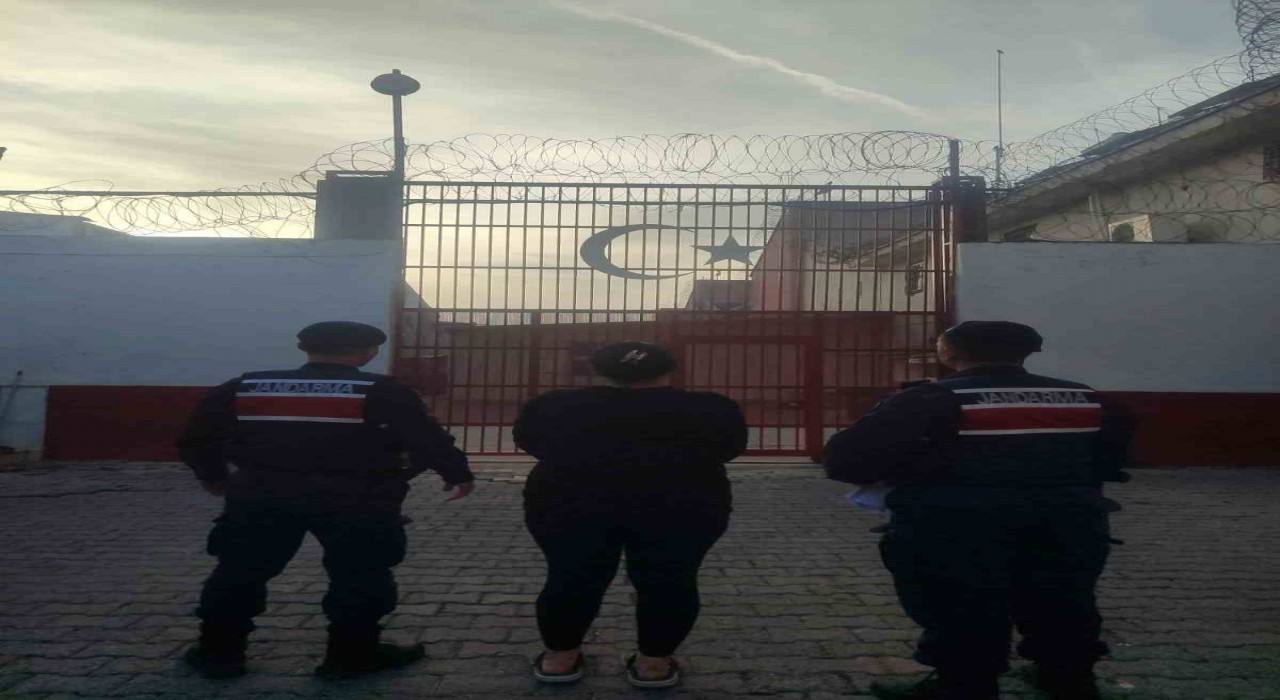 Efelerde 8 yıl hapis cezası bulunan şahıs yakalandı