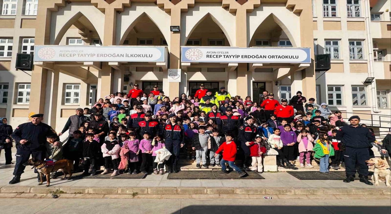 Efelerde öğrencilere Jandarmanın faaliyetleri tanıtıldı