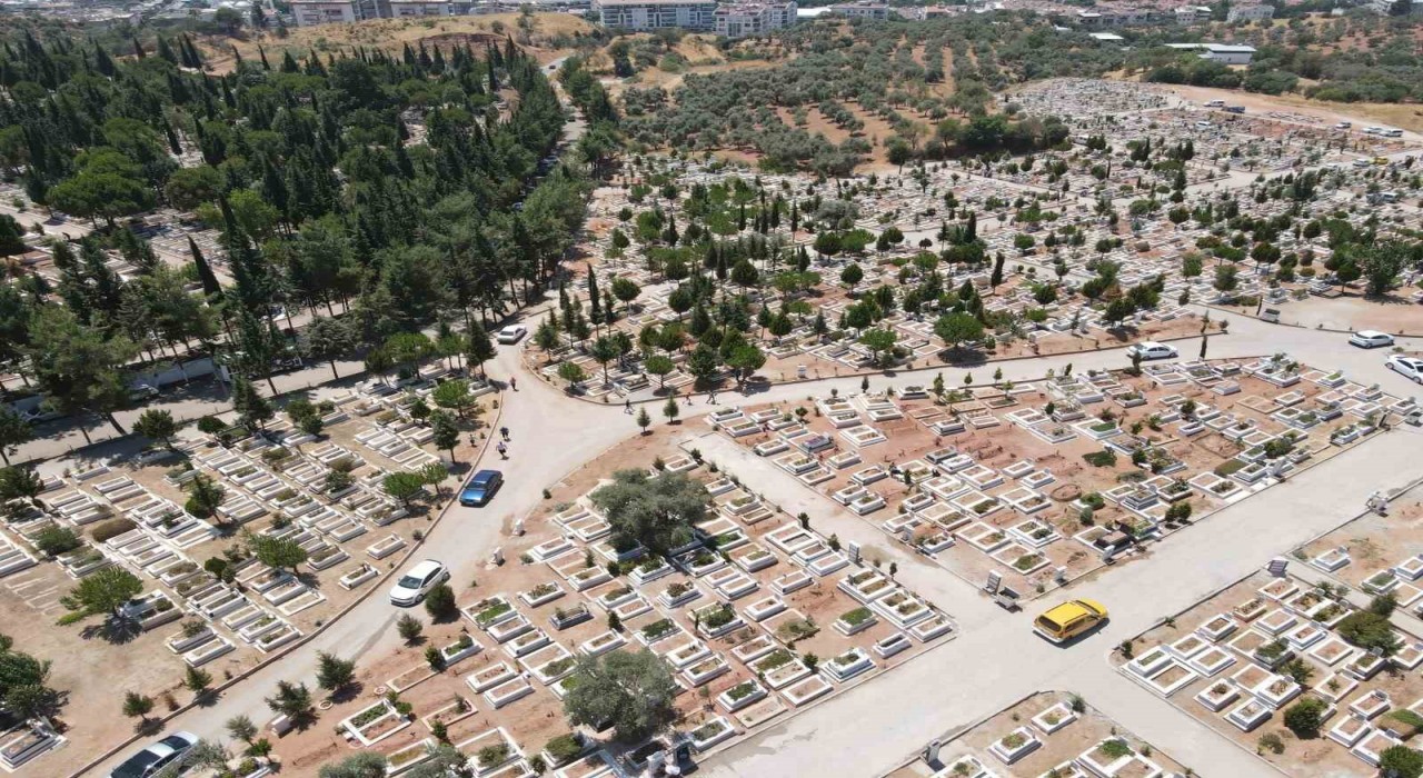 Efelerden mezarlık ziyaretlerine ücretsiz ulaşım desteği