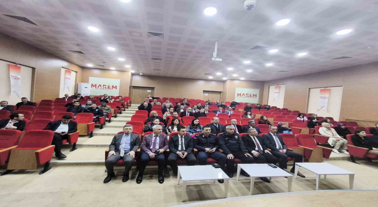 Eğirdirde güvenli internet kullanımı eğitimi