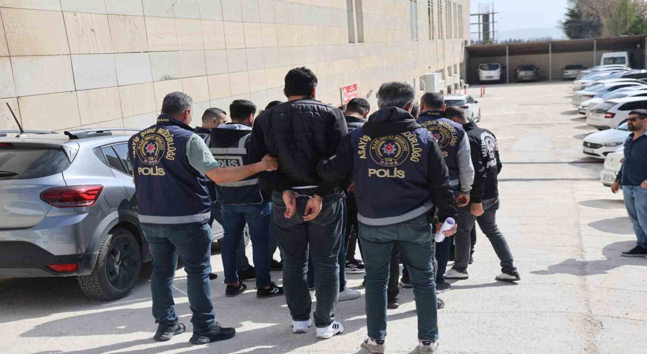 Elazığda 1 kişiyi öldüren ve 1 kadını yaralayan 6 şüpheli yakalandı