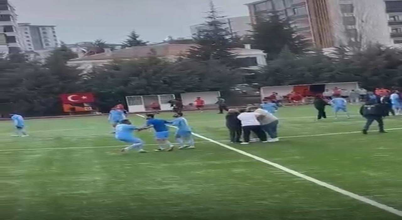 Elazığda amatör maçta hakeme tekme tokatlı saldırı