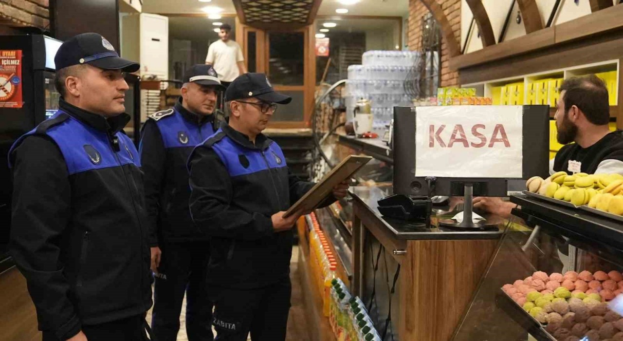 Elazığda bayram öncesi zabıta ekiplerinden sıkı denetim