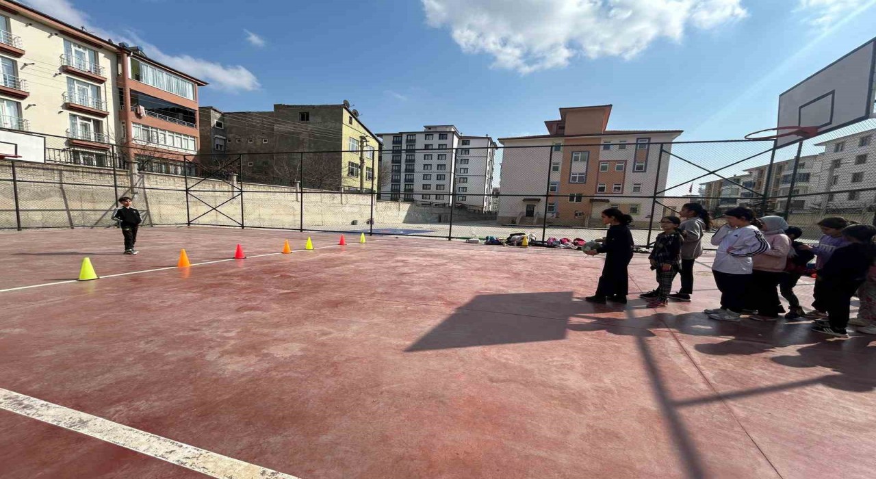 Elazığda çocuklar sporda ilk adımını atıyor