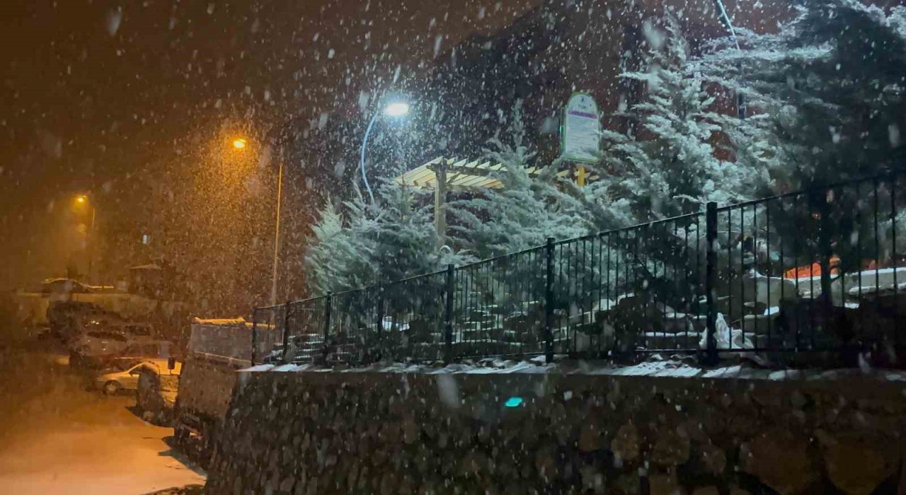 Elazığda kar yağışı başladı