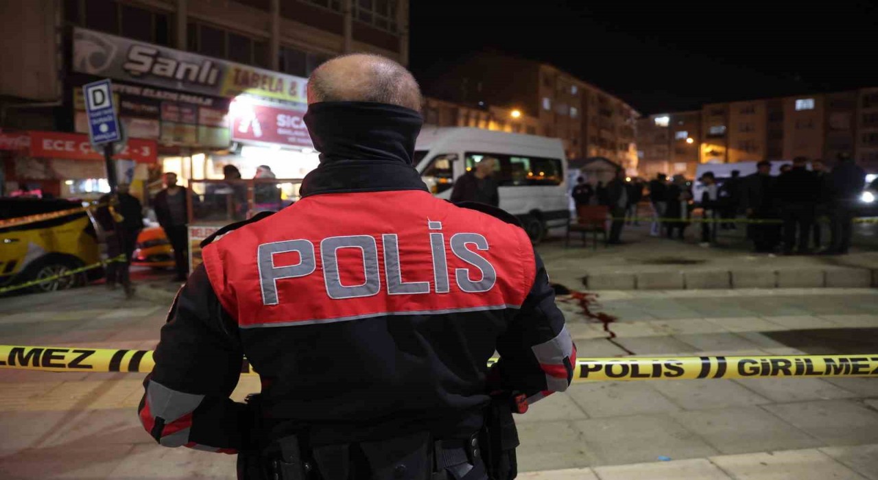 Elazığda minibüs durağına silahlı saldırı: 2 yaralı