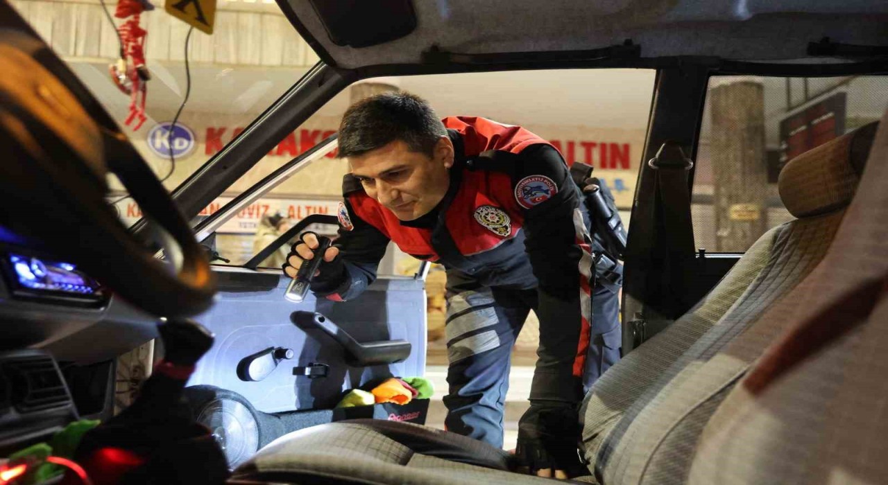 Elazığda polis ekiplerinden geniş çaplı asayiş uygulaması