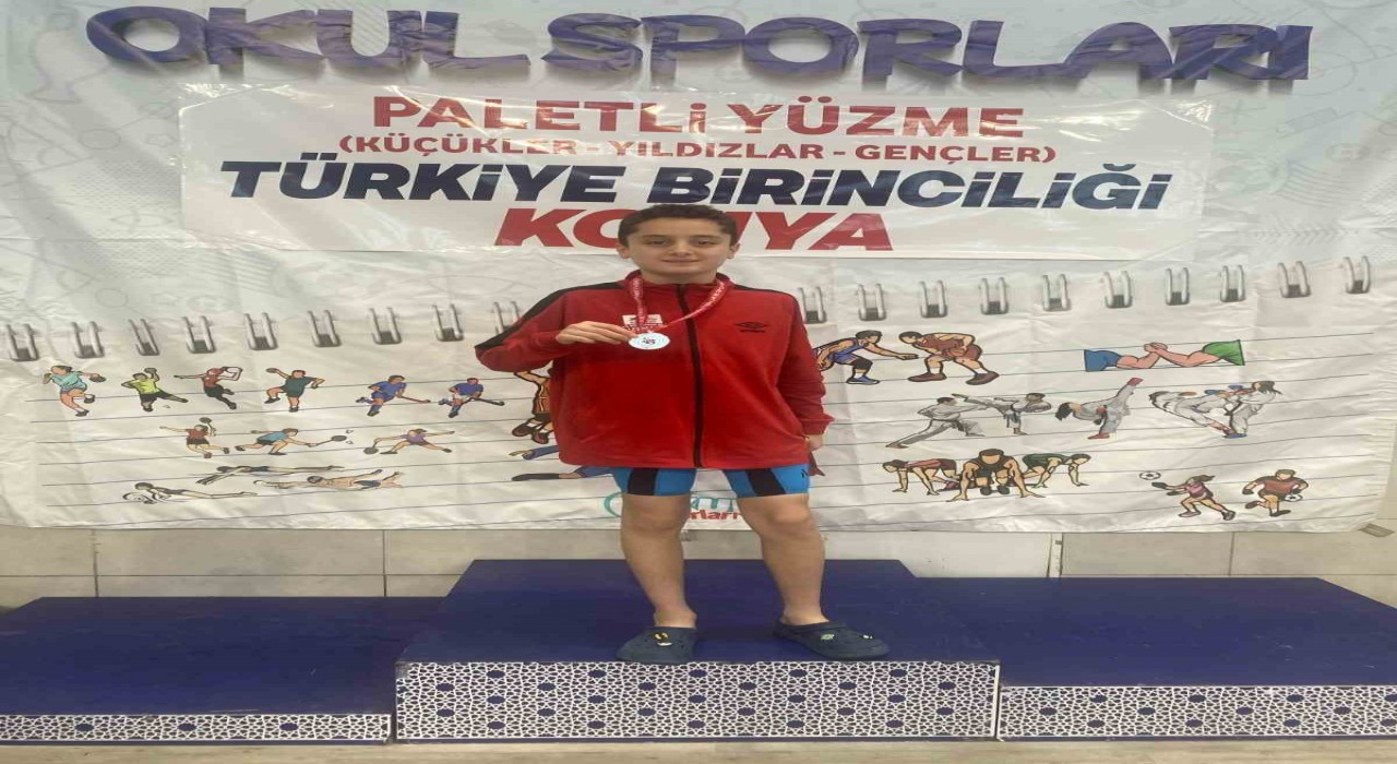 Elazığda yüzme sporcusu Alp Eren Güler, Türkiye 2ncisi oldu
