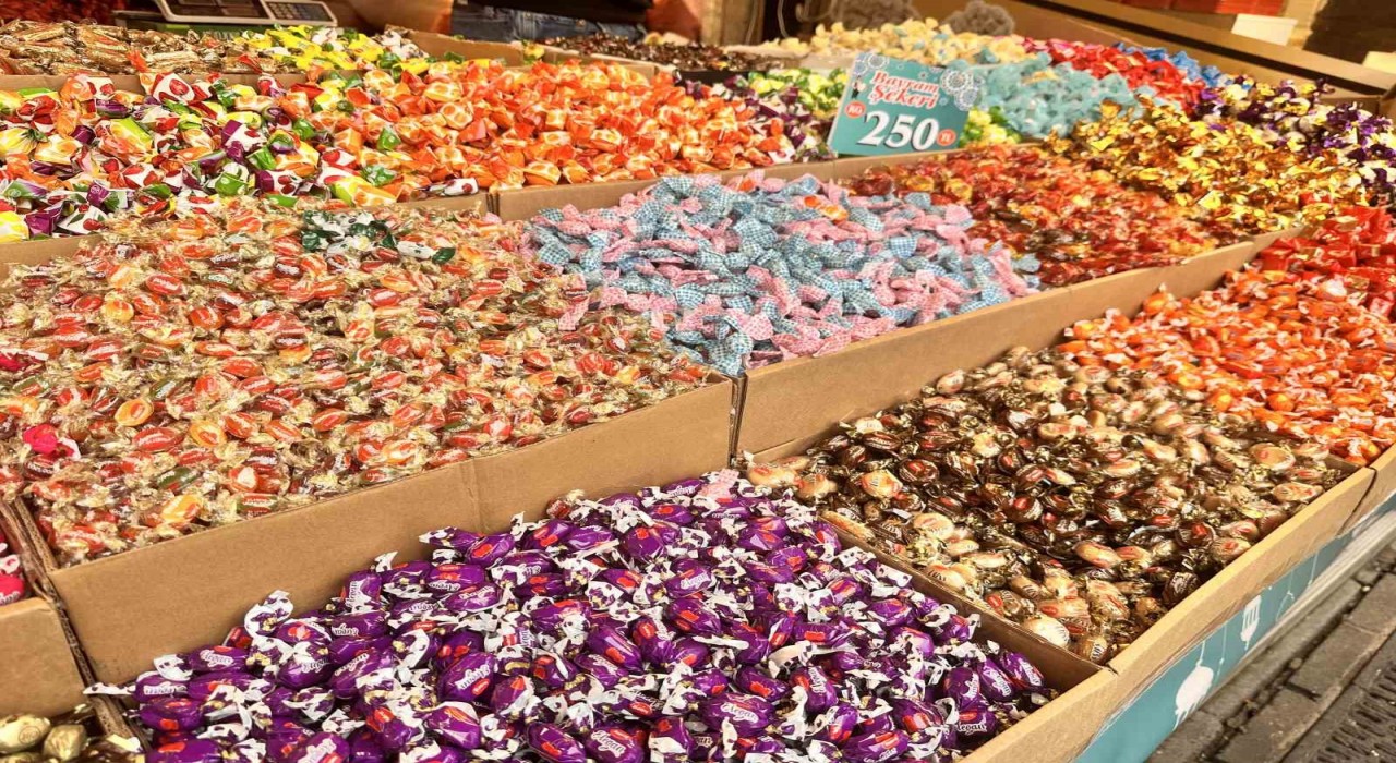 Eminönünde bayram alışverişi başladı