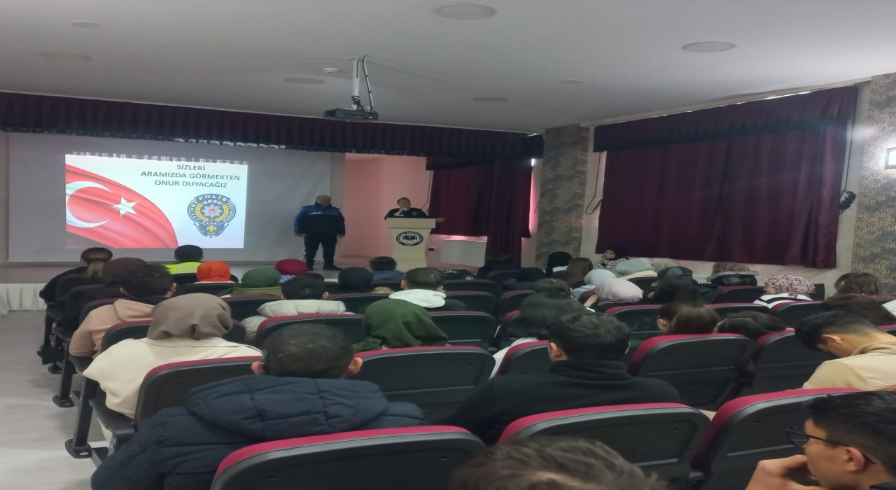 Emniyet ekipleri öğrencileri bilgilendirdi