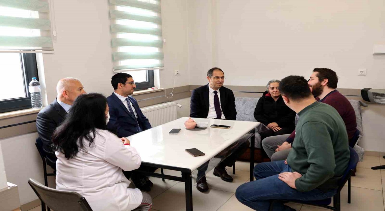 Erşan, Sarız Devlet Hastanesini ziyaret etti