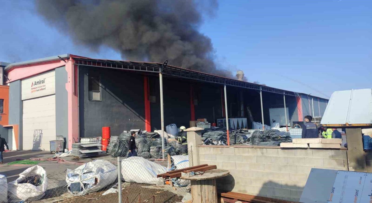 Erzincan OSBde korkutan yangın
