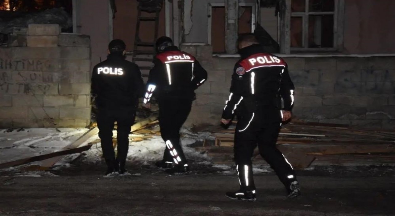 Erzincanda aranması bulunan 11 şahıs yakalandı