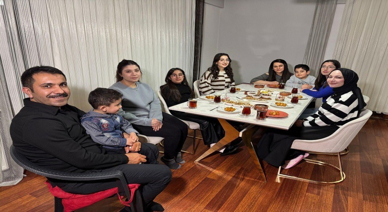 Erzincanda Gurbetteki Ailem projesiyle Ramazanın bereketi hep birlikte paylaşılıyor