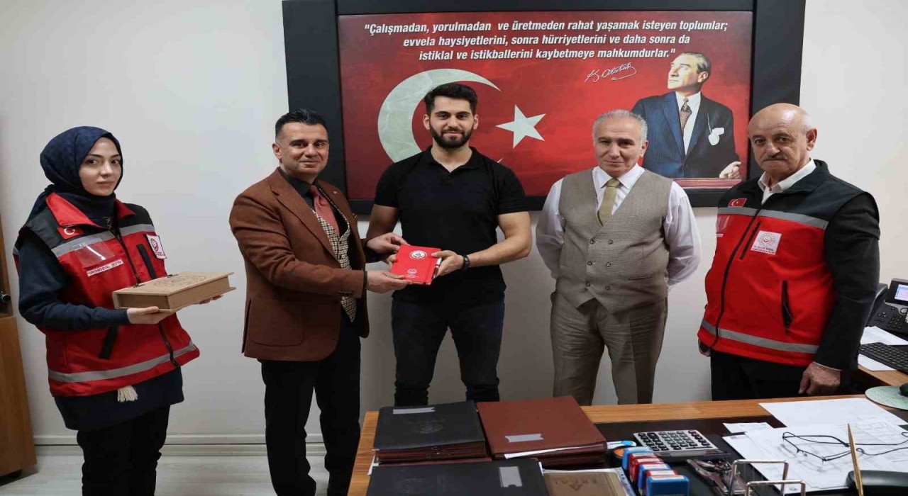 Erzurumda koruma altındaki gençler görev yaptıkları kurumlarda ziyaret edildi