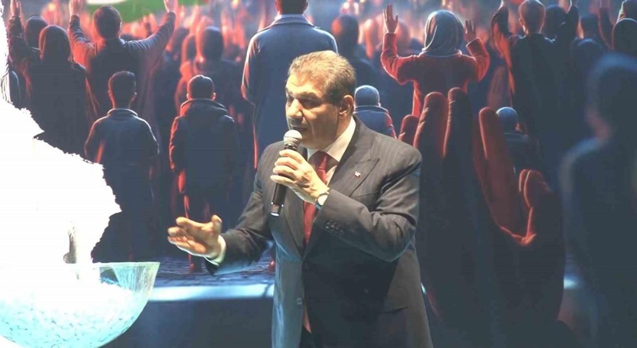 Esenler Belediye Başkanı M. Tevfik Göksu, Kadir Gecesinde 10 Bin Hatim, 100 Bin Dua programında konuştu