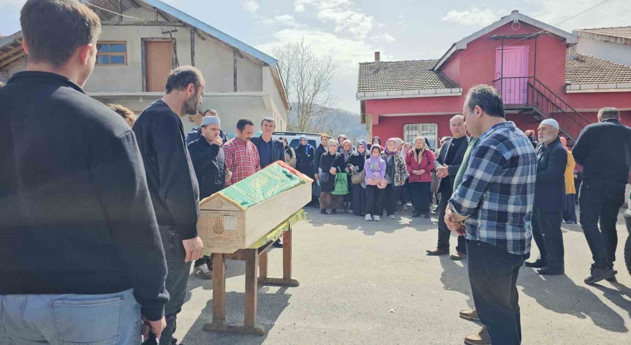Eski eşi tarafından öldürülen kadının cenazesi toprağa verildi