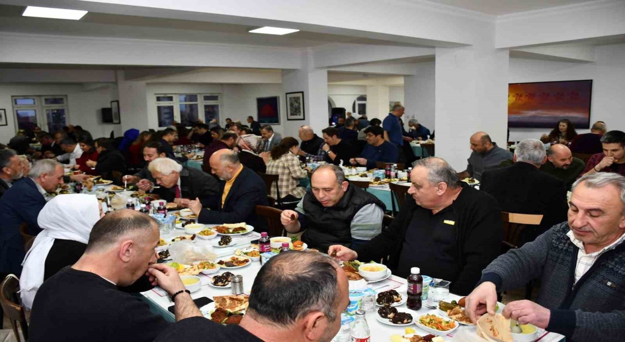 Eskişehir İl Milli Eğitim Müdürü Sinan Aydından iftar buluşması