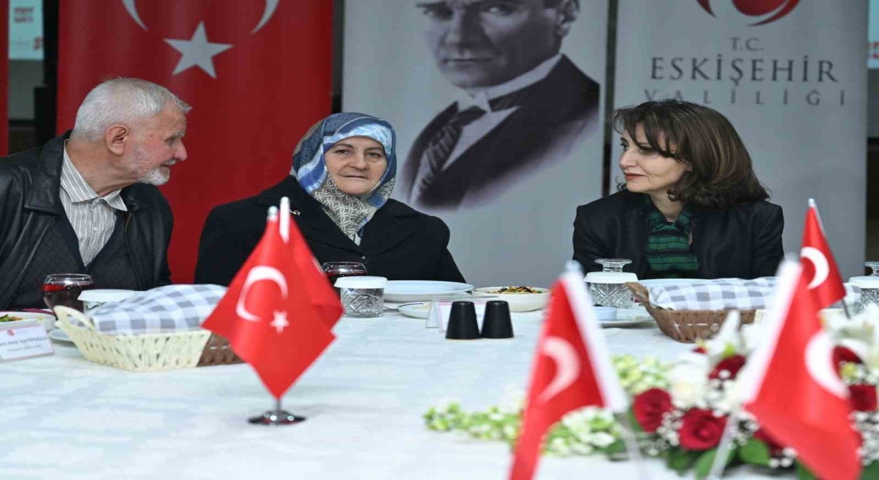 Eskişehir Valiliği 18 Mart Şehitleri Anma Günü ve Çanakkale Deniz Zaferinin yüz onuncu yıldönümü adına iftar düzenledi