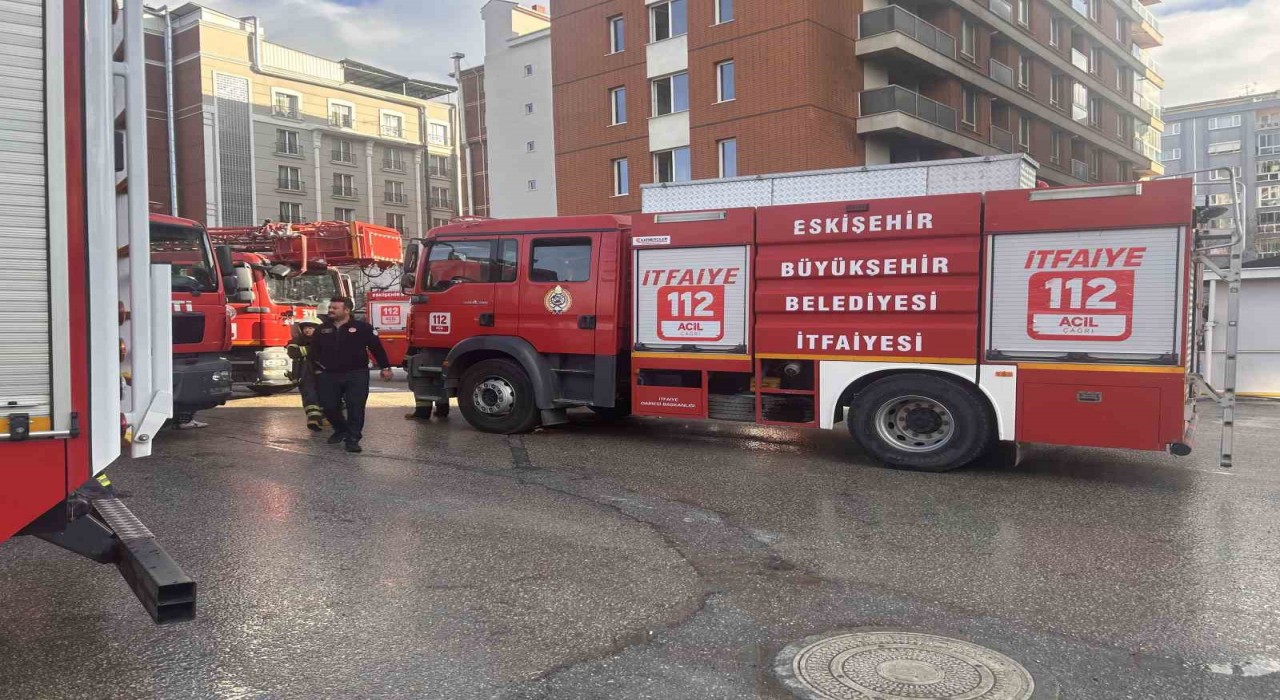 Eskişehirde otelin kafeteryasında çıkan yangın paniğe neden oldu