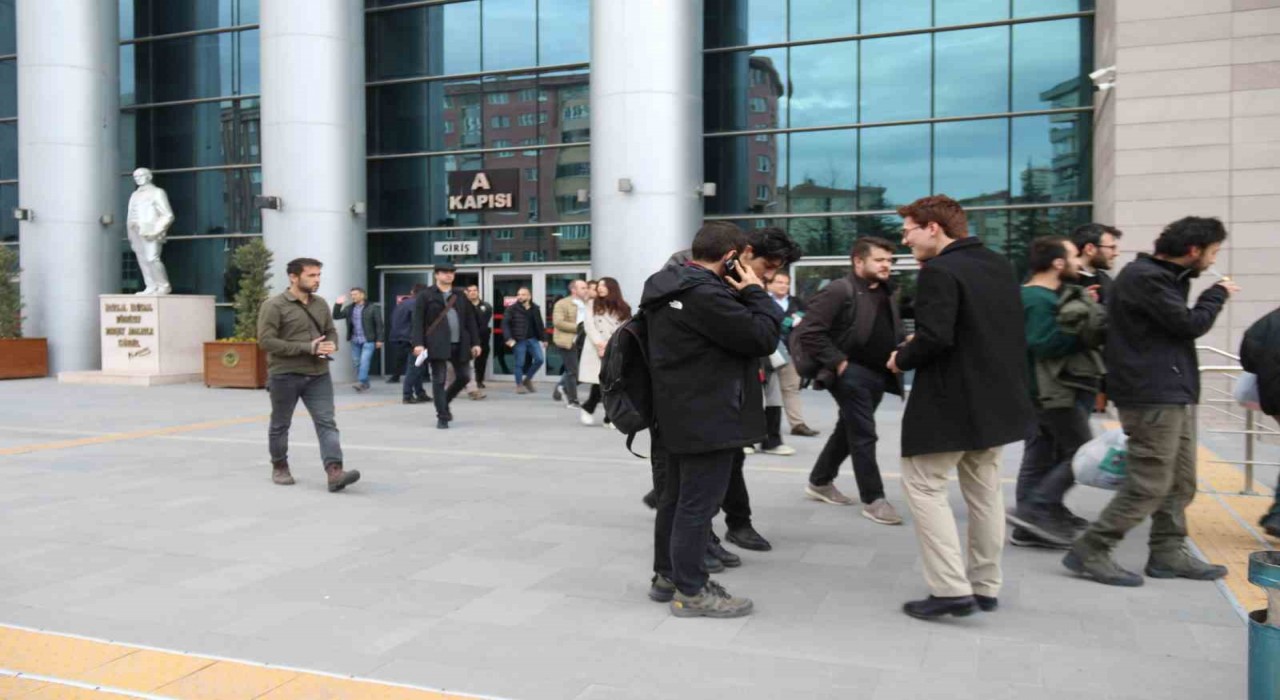 Eskişehirdeki izinsiz gösterilerde gözaltına alınan 14 şahsa yurtdışı yasağı