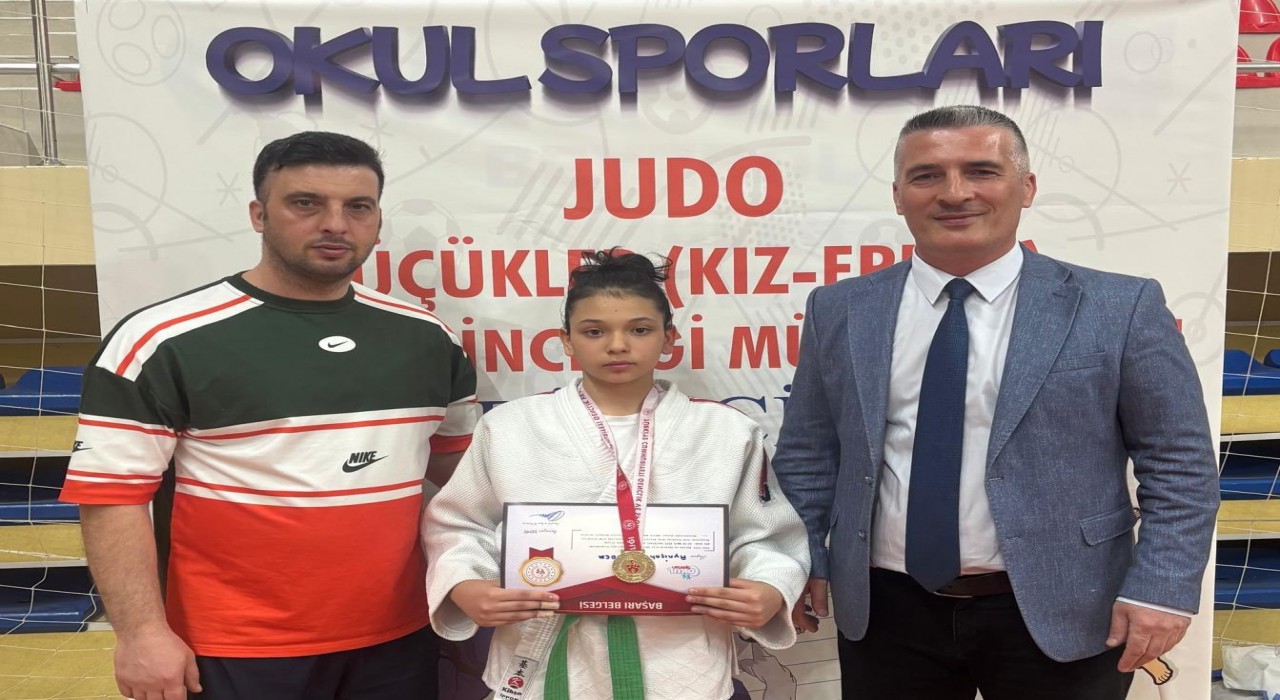 Eskişehirli judocular Bilecikte derece yaptı