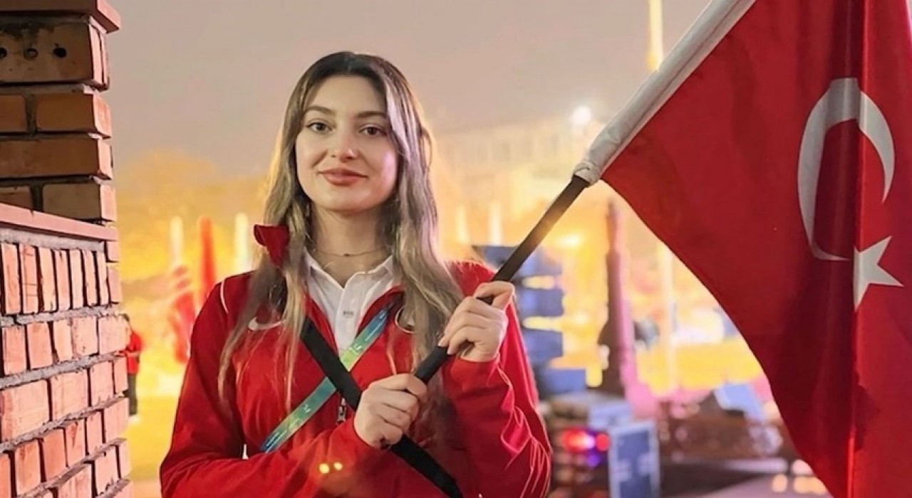 ETÜlü Damla Avrupa Atıcılık Şampiyonasında gümüş madalya kazanarak tarihe geçti
